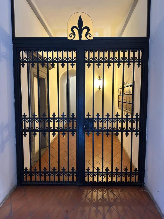 Elegante Appartamento Borgo San Jacopo Florenz Exterior foto